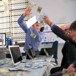 29 compañeros de trabajo comparten un premio de $1 millón en la lotería Powerball en Nueva York