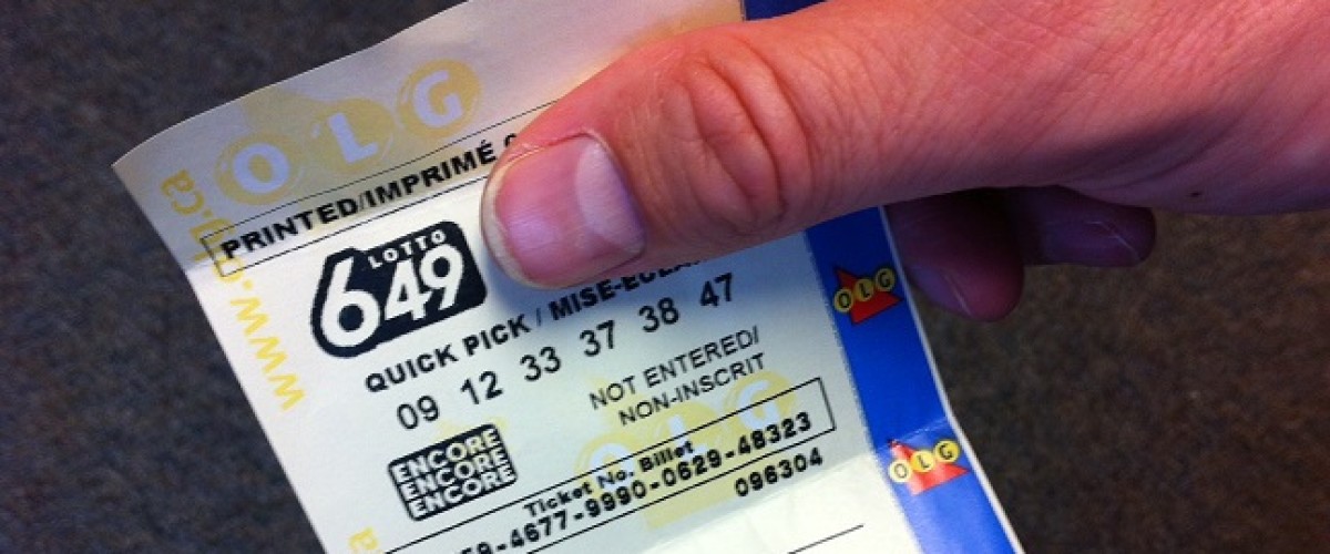 Pareja de ancianos de Woodstock se convierten en millonarios gracias a la Lotto 6/49 canadiense