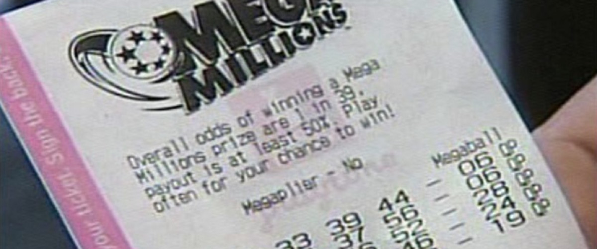 Una pareja reclama su millonario bote del Mega Millions