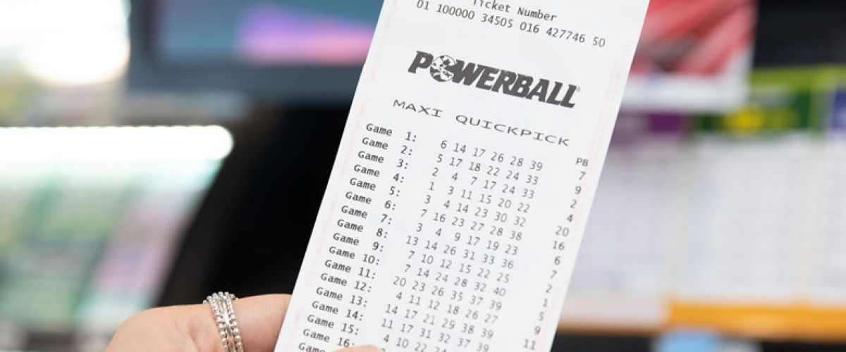 Un hombre encuentra un boleto premiado de la Powerball que había olvidado