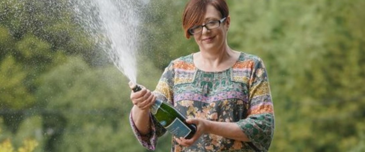 Suzy Fenton gana 10.000 libras al mes durante un año en la lotería Set for Life