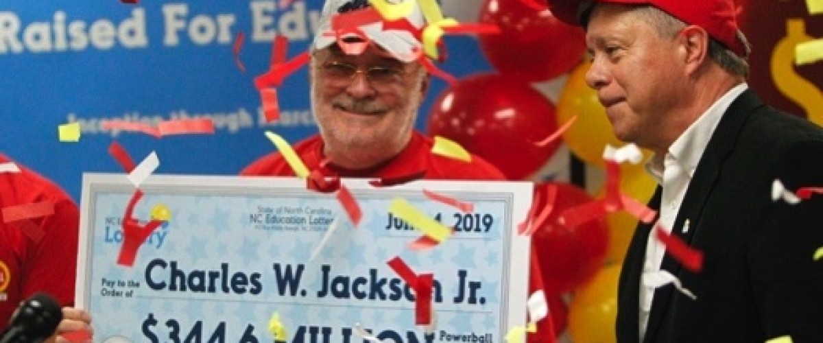 Un hombre de Carolina del Norte gana 344,6 millones de dólares en la Powerball gracias a una galleta de la fortuna
