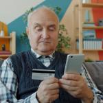 Anciano británico de 80 años invierte su premio de lotería de £2.4 millones en un imperio de drogas