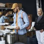 Chef presidencial alimenta a los hambrientos con premio de lotería de 250,000 dólares en Carolina del Norte