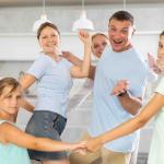 Familia de tres generaciones reclama premio de $2.5 millones de la Lotto 6/49