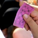 Mujer de Michigan gana premio de $100,000 en la Powerball gracias a números de lotería seleccionados por ChatGPT