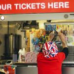 Pareja británica se lleva el premio de £1 millón de la Lotería Nacional por segunda vez