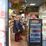 Un hombre de Nueva York convierte su visita al supermercado en una renta vitalicia de $3 millones gracias a la lotería