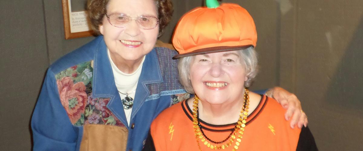 Un encuentro sorpresa con su abuela en la tienda lleva a un jugador de la lotería de Illinois a ganar $1 millón en Powerball