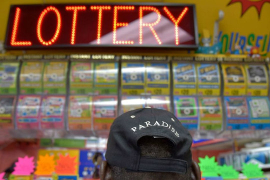 Gana 580.000 USD en la Lotería del Maryland gracias a la equivocación de un cajero novato